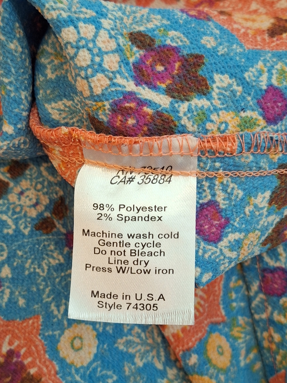 🔥🔥CLEARANCE Sleeveless Coral and Blue Printed Shift Dress with V-Notch. Medium - Picture 7 of 7